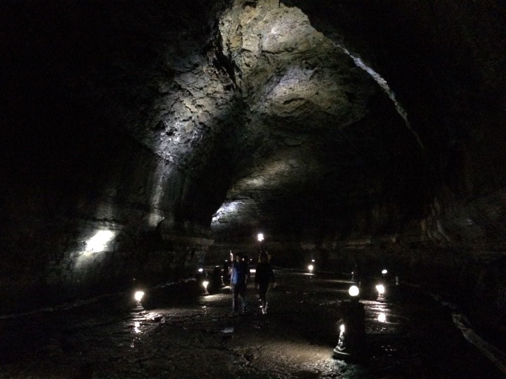 De Manjanggul lava tunnel